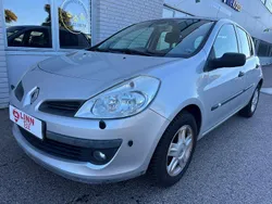 Ljusgrå Begagnad 2007 Renault Clio II Halvkombi | 17 999 kr (Marknadspris)