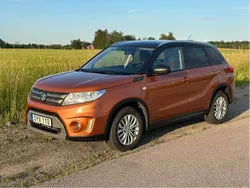 Orange Begagnad 2015 Suzuki Vitara GL SUV | 150 000 kr