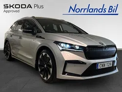 Silver (brilliant silver metallic) Begagnad 2023 Skoda Enyaq iV SportLine SUV | 489 900 kr (Marknadspris)