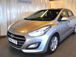 Brun Begagnad 2015 Hyundai i30 Premium Halvkombi | 76 000 kr (Marknadspris)