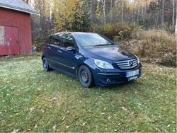 Blå Begagnad 2007 Mercedes B180 Minibuss | 34 900 kr (Marknadspris)