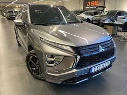 Grå Begagnad 2023 Mitsubishi Eclipse Cross Instyle SUV | 339 900 kr (Marknadspris)