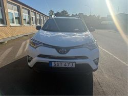 Vit Begagnad 2019 Toyota RAV4 Hybrid Edition SUV | 220 000 kr (Marknadspris)