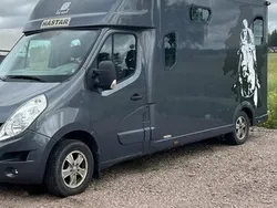 Grå Begagnad 2011 Renault Master Van | 350 000 kr