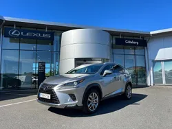 Ljusgrå Begagnad 2017 Lexus NX300h Executive Line SUV | 295 000 kr (Marknadspris)