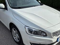 Vit Begagnad 2016 Volvo V60 Momentum Kombi | 97 000 kr (Bra pris)