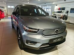 Grå Begagnad 2021 Volvo XC40 SUV | 719 900 kr