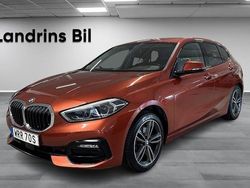 Orange Begagnad 2021 BMW 118 Sport Line Halvkombi | 219 900 kr (Lite dyr)