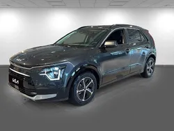 Grå (/agt/ interstellar grey) Ny 2025 Kia Niro Advance SUV | 387 159 kr (Bra pris)