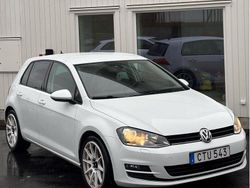 Vit Begagnad 2015 VW Golf VII Halvkombi | 114 000 kr (Marknadspris)