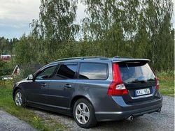 Blå Begagnad 2010 Volvo V70 R-Design Kombi | 65 000 kr (Marknadspris)