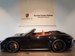 Ny 2025 Porsche 992 Cab | 2 693 000 kr (Dyr)