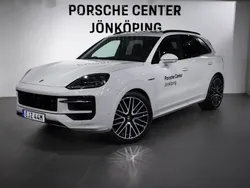 Grå (grey) Begagnad 2025 Porsche Cayenne SUV | 1 584 900 kr