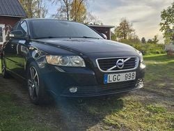 Svart Begagnad 2012 Volvo S40 Momentum Sedan | 60 000 kr (Marknadspris)