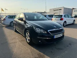 Mörkgrå Begagnad 2016 Peugeot 308 Active Halvkombi | 79 000 kr (Marknadspris)