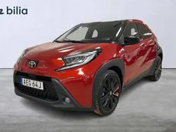 Röd Begagnad 2022 Toyota Aygo Pulse Halvkombi | 199 900 kr (Marknadspris)