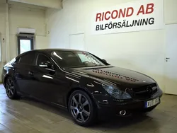 Svart Begagnad 2006 Mercedes CLS500 Sportkupé | 119 900 kr