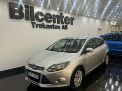 Grå Begagnad 2012 Ford Focus Titanium Halvkombi | 42 900 kr (Marknadspris)
