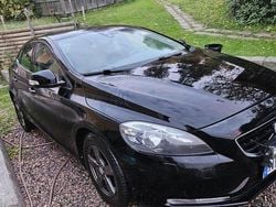 Svart Begagnad 2013 Volvo V40 Kombi | 50 000 kr (Marknadspris)