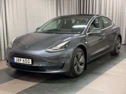 Grå Begagnad 2019 Tesla Model 3 Standard Range Plus Sedan | 269 900 kr (Marknadspris)