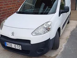 Vit Begagnad 2012 Peugeot Partner Minibuss | 26 500 kr (Bra pris)