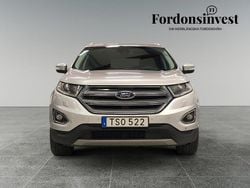 Grå Begagnad 2017 Ford Edge Titanium SUV | 179 900 kr (Lite dyr)