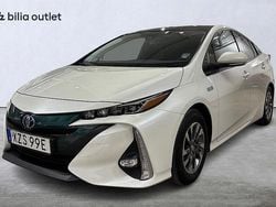 Vit Begagnad 2018 Toyota Prius Plug-in Hybrid Halvkombi | 219 900 kr (Bra pris)