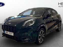 Svart (black) Begagnad 2022 Ford Puma Gen-E ST-Line Halvkombi | 209 900 kr (Lite dyr)