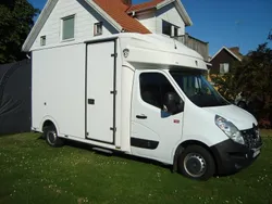 Vit Begagnad 2018 Renault Master Van | 154 000 kr