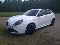 Vit Begagnad 2017 Alfa Romeo Giulietta Super Halvkombi | 155 000 kr