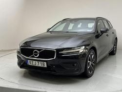 Svart Begagnad 2020 Volvo V60 Momentum Kombi | 259 000 kr (Bra pris)