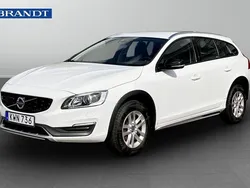 Vit Begagnad 2016 Volvo V60 CC Business Edition Kombi | 159 900 kr (Marknadspris)
