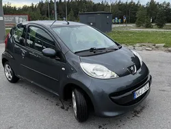 Grå Begagnad 2007 Peugeot 107 Halvkombi | 25 000 kr (Marknadspris)