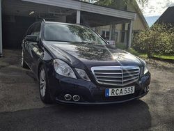 Blå Begagnad 2010 Mercedes E200 Classic Kombi | 55 000 kr