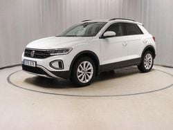 Vit (pure white) Begagnad 2024 VW T-Roc Life SUV | 284 400 kr (Marknadspris)