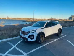 Vit Begagnad 2023 Peugeot 2008 Allure SUV | 299 000 kr (Dyr)