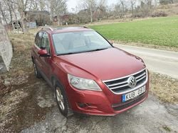 Röd Begagnad 2011 VW Tiguan Sportline SUV | 70 000 kr (Marknadspris)
