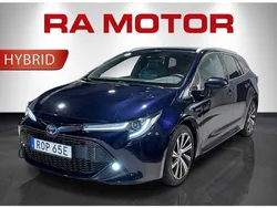 Mörkblå (blå) Begagnad 2020 Toyota Corolla Style Kombi | 208 900 kr (Marknadspris)