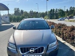 Grå Begagnad 2011 Volvo V70 Kinetic Kombi | 64 000 kr (Superpris)