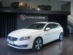 Vit Begagnad 2017 Volvo V60 Momentum Kombi | 184 900 kr (Bra pris)