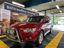 Mörkröd Begagnad 2011 Mitsubishi Outlander SUV | 139 900 kr