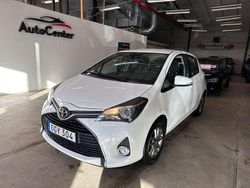Vit Begagnad 2016 Toyota Yaris Multidrive S Halvkombi | 114 900 kr (Marknadspris)