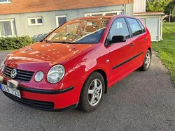 Röd Begagnad 2004 VW Polo Basis Halvkombi | 20 900 kr (Marknadspris)