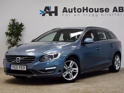Ljusblå Begagnad 2016 Volvo V60 Momentum Kombi | 179 000 kr (Marknadspris)