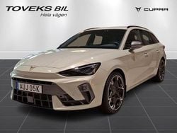 Grå (taiga grey) Ny 2025 Cupra Leon VZ Kombi | 510 000 kr (Lite dyr)