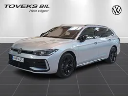 Silver (oyster silver metallic) Begagnad 2025 VW Passat R-line Kombi | 519 900 kr