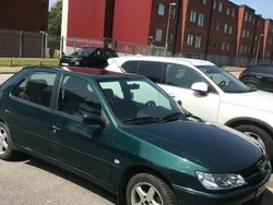 Grön Begagnad 2000 Peugeot 306 Halvkombi | 17 000 kr