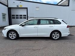 Vit Begagnad 2021 VW Golf VIII Kombi | 156 000 kr (Superpris)