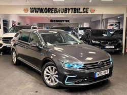 Mörkgrå (grå) Begagnad 2020 VW Passat GTE Kombi | 279 000 kr (Dyr)