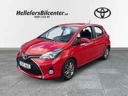 Röd Begagnad 2016 Toyota Yaris Active Halvkombi | 159 500 kr (Marknadspris)